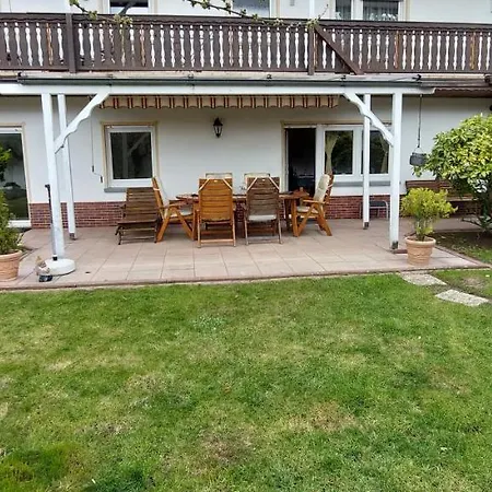 Tolle Untergeschoss-wohnung Fuer Bis Zu 5 Personen Mit Grossem Garten Und Terrasse *