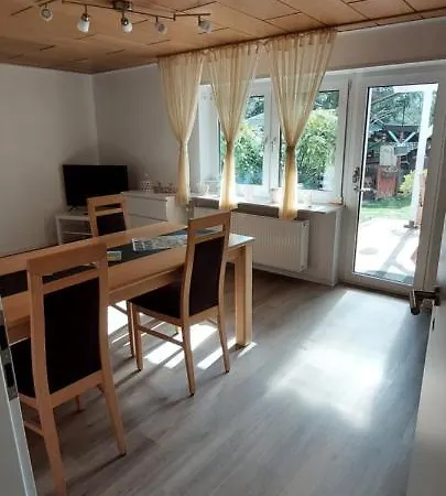 Apartment Tolle Untergeschoss-wohnung Fuer Bis Zu 5 Personen Mit Grossem Garten Und Terrasse *