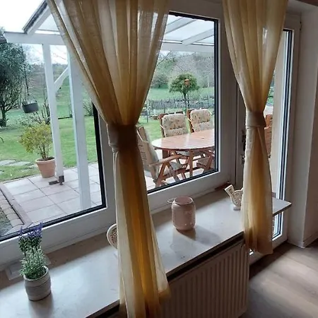 Tolle Untergeschoss-wohnung Fuer Bis Zu 5 Personen Mit Grossem Garten Und Terrasse Apartment Moerlenbach