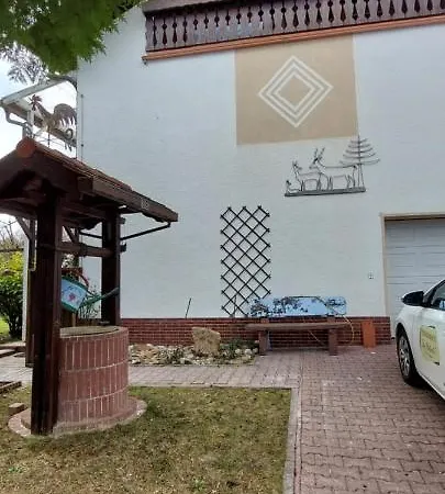 Tolle Untergeschoss-wohnung Fuer Bis Zu 5 Personen Mit Grossem Garten Und Terrasse