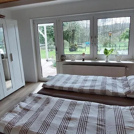 Tolle Untergeschoss-wohnung Fuer Bis Zu 5 Personen Mit Grossem Garten Und Terrasse Moerlenbach