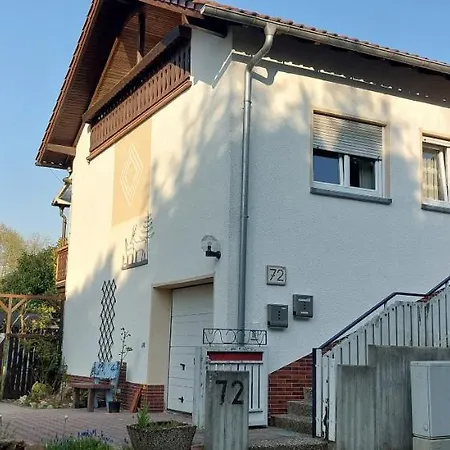 Tolle Untergeschoss-wohnung Fuer Bis Zu 5 Personen Mit Grossem Garten Und Terrasse Apartment *