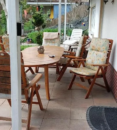 Tolle Untergeschoss-wohnung Fuer Bis Zu 5 Personen Mit Grossem Garten Und Terrasse Apartment Moerlenbach
