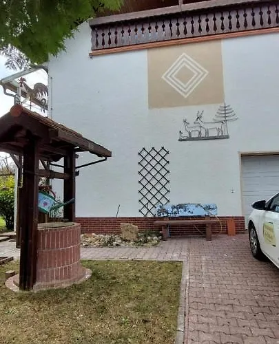 Tolle Untergeschoss-wohnung Fuer Bis Zu 5 Personen Mit Grossem Garten Und Terrasse