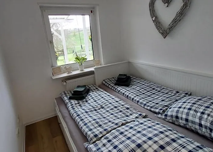 アパート Tolle Untergeschoss-wohnung Fuer Bis Zu 5 Personen Mit Grossem Garten Und Terrasse *