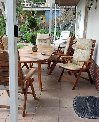 Tolle Untergeschoss-wohnung Fuer Bis Zu 5 Personen Mit Grossem Garten Und Terrasse アパート Mörlenbach